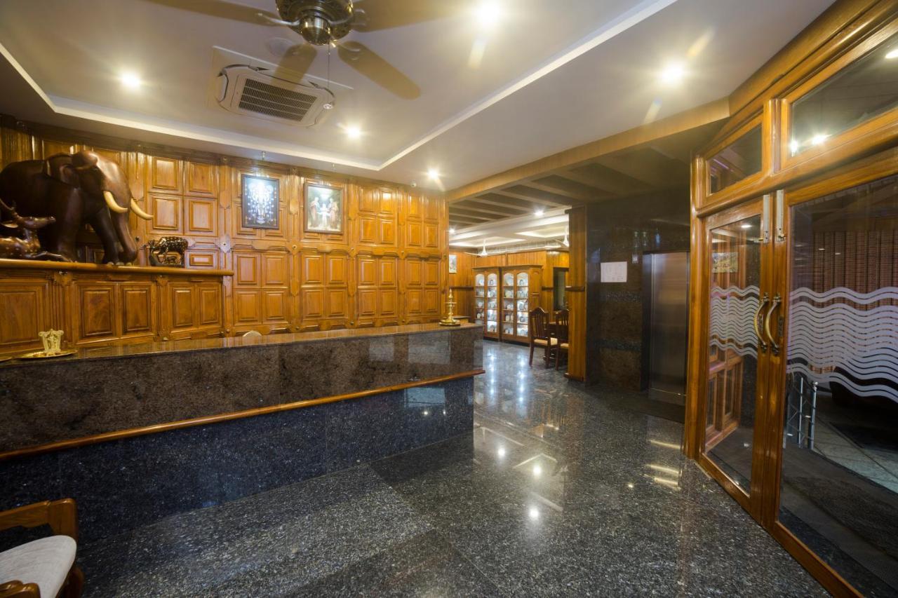 Hotel Guruvayur Darshan Exterior foto